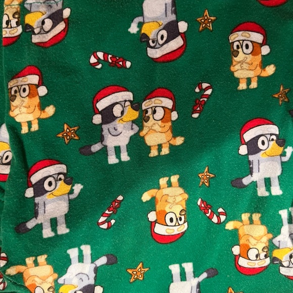 Bluey Christmas pajamas, size 12 months, snug fit, green - Picture 2 of 5